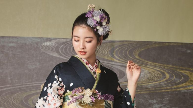 完璧な和装を完成させる！成人式・結婚式用振袖に合う髪飾りの選び方 