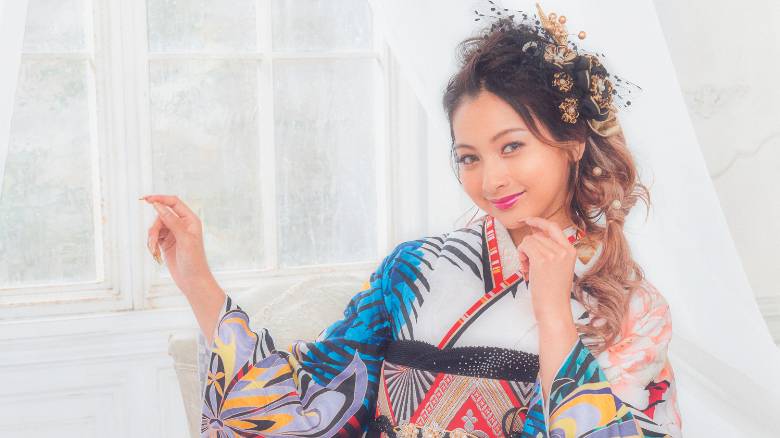 成人式に映える編みおろし髪飾り