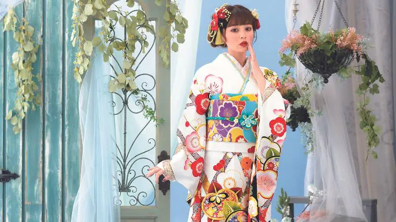 振袖着付けと美容室選びのポイント!成人式に向けた完全ガイド 8 振袖の着付け、ヘアメイクの予約方法