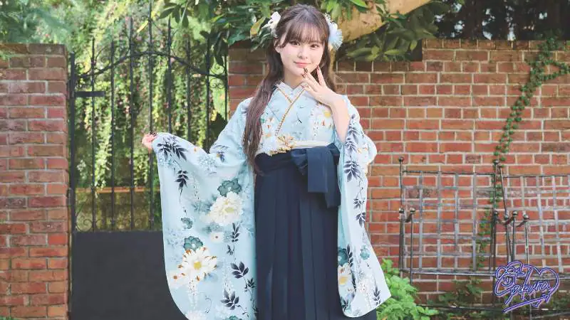 紺色の袴レンタルで理想を叶える!選び方・コーディネートの全て #袴レンタル紺色 #袴レンタル #紺色 8 紺色の卒業式の袴レンタル
