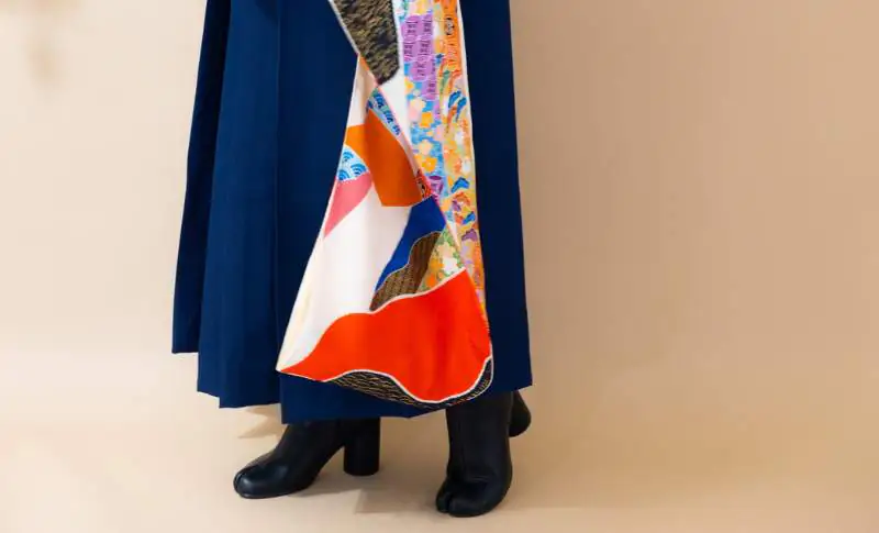 紺色の袴レンタルで理想を叶える!選び方・コーディネートの全て #袴レンタル紺色 #袴レンタル #紺色 4 紺色の卒業式の袴レンタル